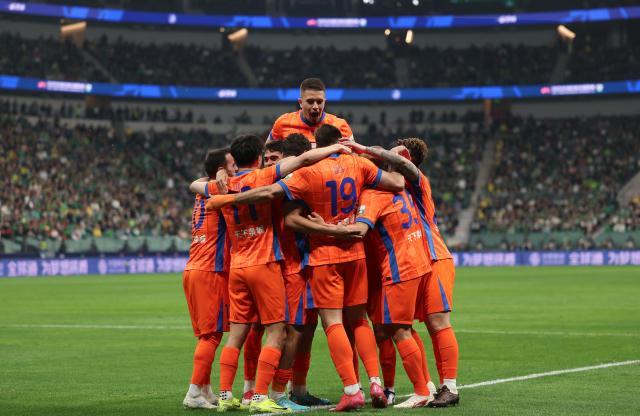 【中超第11轮前瞻】蓉城守护榜首位置 泰山残阵出战